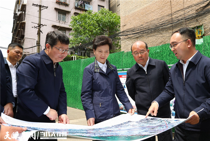 諶貽琴在六盤水市調研